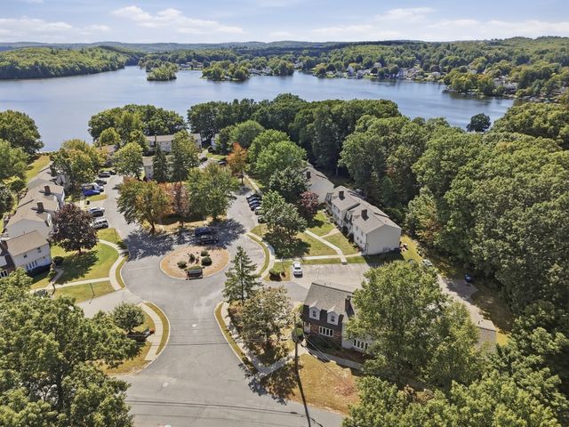 1 Tiffany Circle 1, Millbury, MA 01527