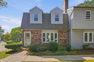1 Tiffany Circle 1, Millbury, MA 01527