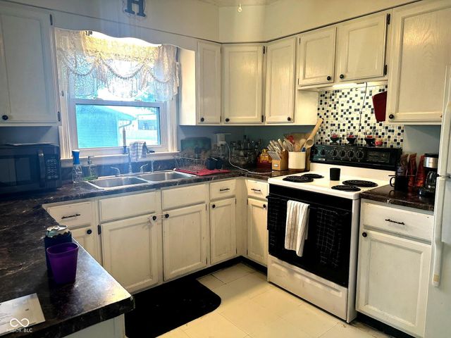 1000 Meadow Lane, Greencastle, IN 46135