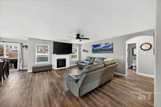 496 W Quaking Aspen, Kuna, ID 83634