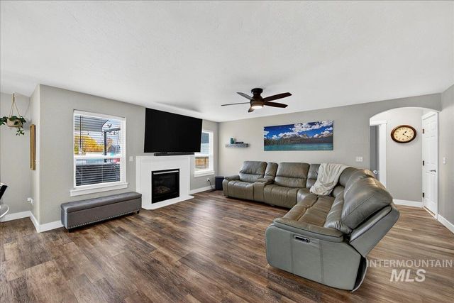 496 W Quaking Aspen, Kuna, ID 83634