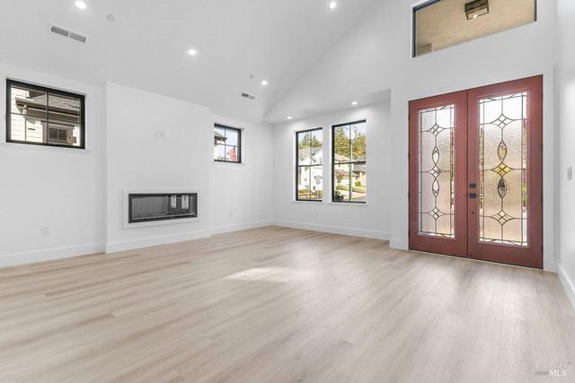 3727 Paxton Pl, Santa Rosa, CA 95404