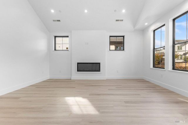 3727 Paxton Pl, Santa Rosa, CA 95404