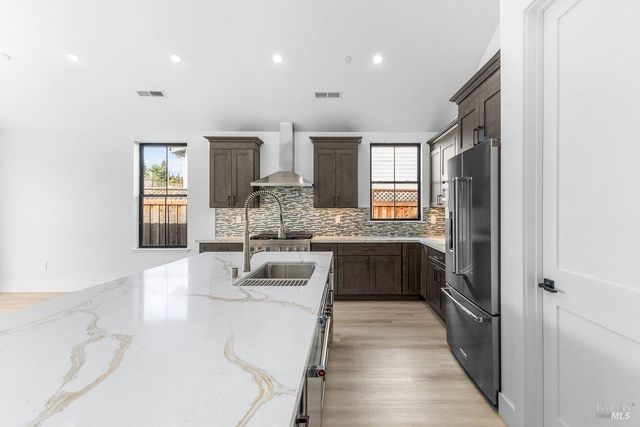 3727 Paxton Pl, Santa Rosa, CA 95404