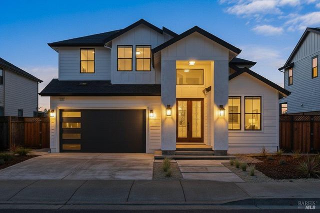 3727 Paxton Pl, Santa Rosa, CA 95404