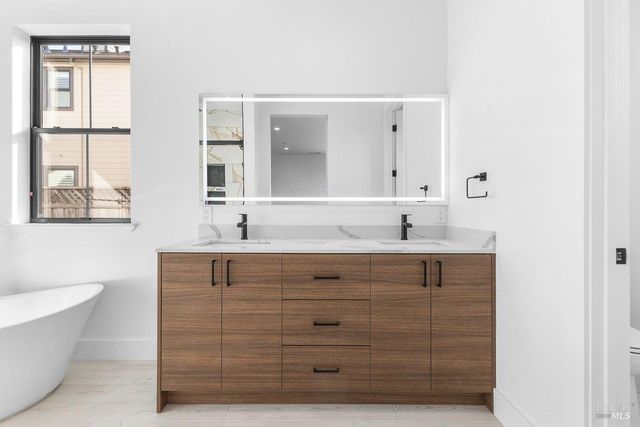 3727 Paxton Pl, Santa Rosa, CA 95404