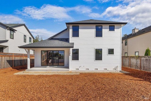 3727 Paxton Pl, Santa Rosa, CA 95404