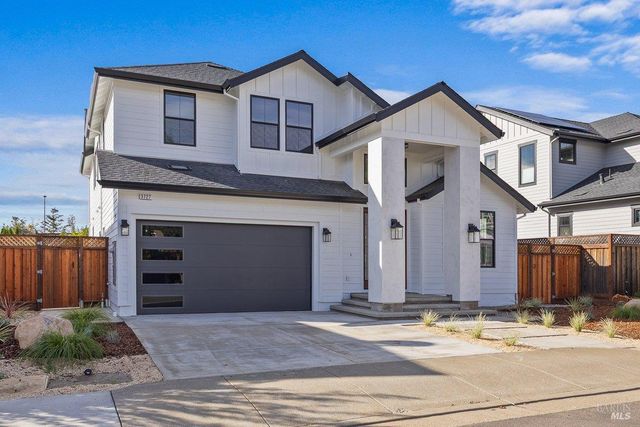 3727 Paxton Pl, Santa Rosa, CA 95404