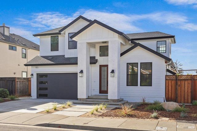 3727 Paxton Pl, Santa Rosa, CA 95404