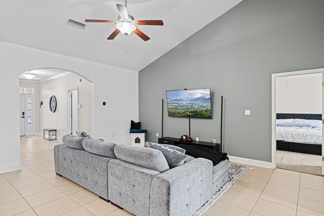 134 Crab Apple Avenue, Crestview, FL 32536