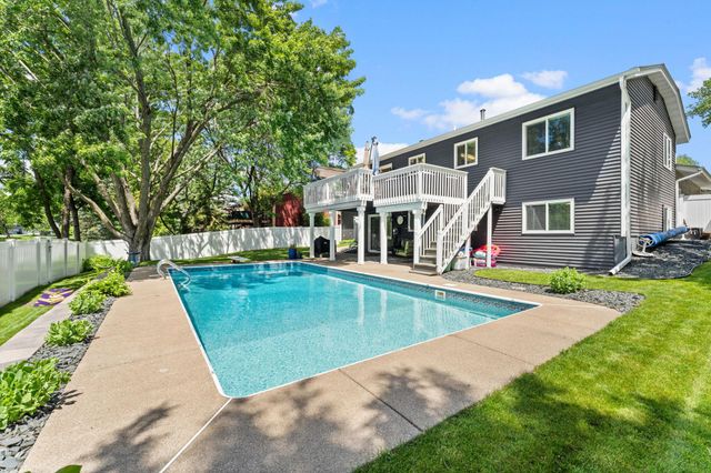 9486 Van Buren Street NE, Blaine, MN 55434