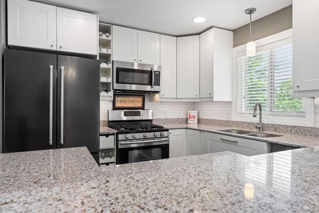 9486 Van Buren Street NE, Blaine, MN 55434