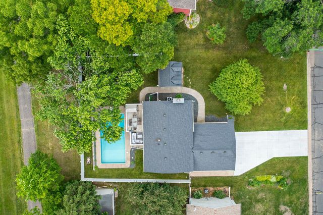 9486 Van Buren Street NE, Blaine, MN 55434