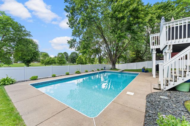 9486 Van Buren Street NE, Blaine, MN 55434