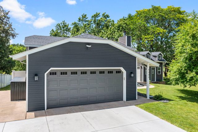 9486 Van Buren Street NE, Blaine, MN 55434