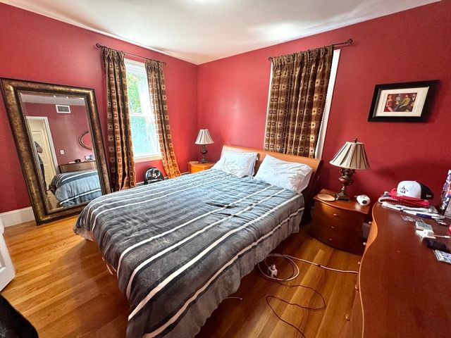 24 Madison Ave 3, Cambridge, MA 02140