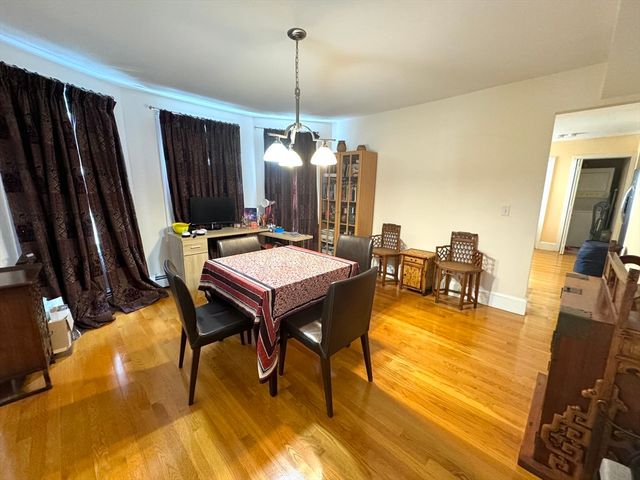 24 Madison Ave 3, Cambridge, MA 02140