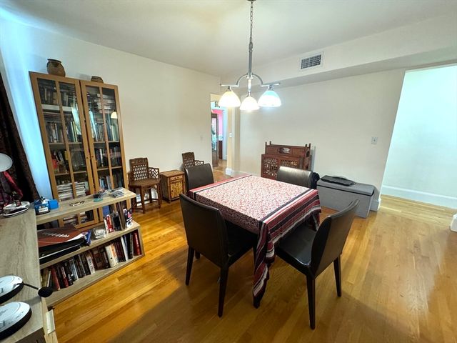24 Madison Ave 3, Cambridge, MA 02140