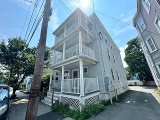 24 Madison Ave 3, Cambridge, MA 02140