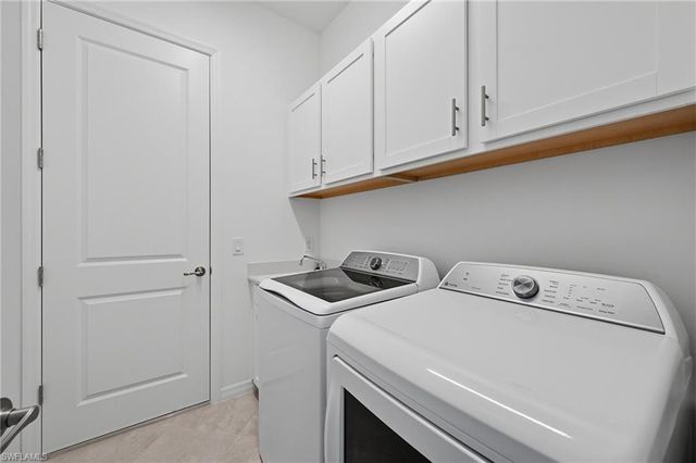 15721 Raveneli CT, Fort Myers, FL 33908