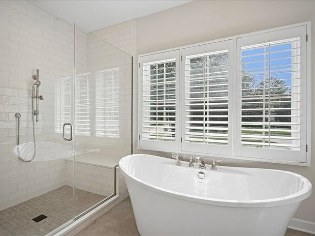 12955 Woodlands Parkway, Clive, IA 50325