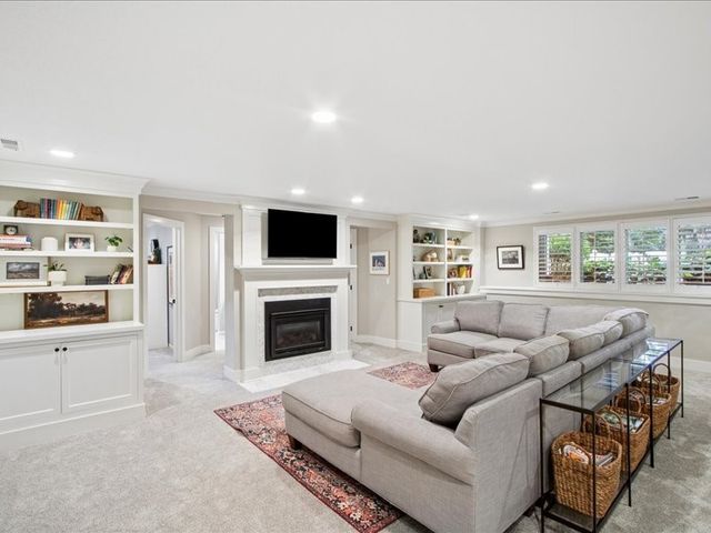 12955 Woodlands Parkway, Clive, IA 50325
