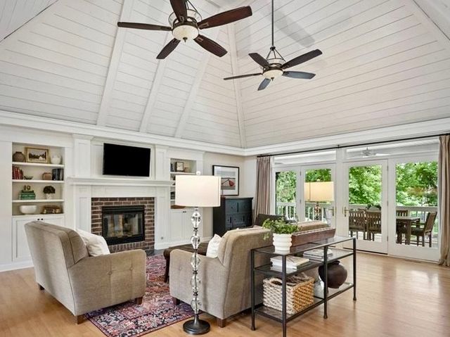 12955 Woodlands Parkway, Clive, IA 50325