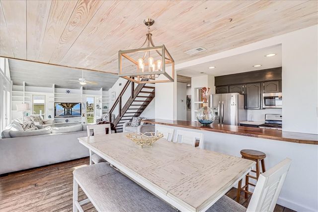 236 Dolphin Lane, Port Aransas, TX 78373