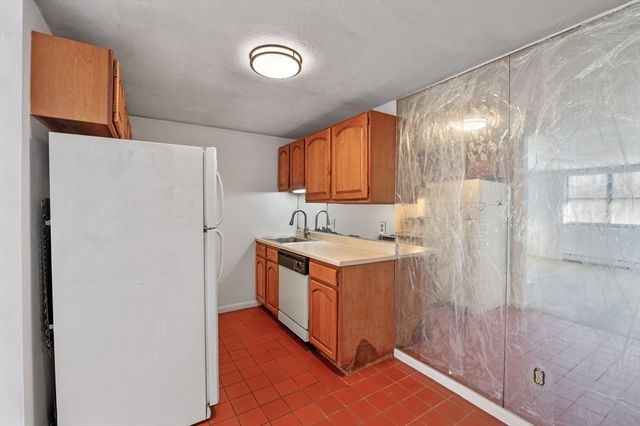 14 Leonard Rd 14, Boxborough, MA 01719