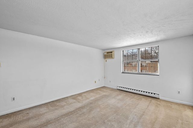 14 Leonard Rd 14, Boxborough, MA 01719