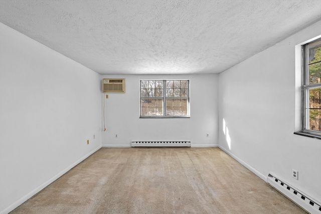 14 Leonard Rd 14, Boxborough, MA 01719