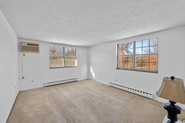 14 Leonard Rd 14, Boxborough, MA 01719