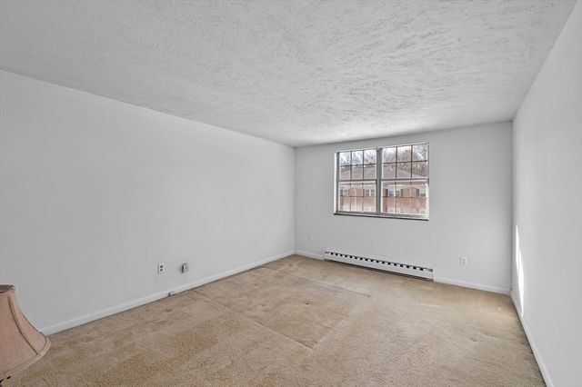 14 Leonard Rd 14, Boxborough, MA 01719