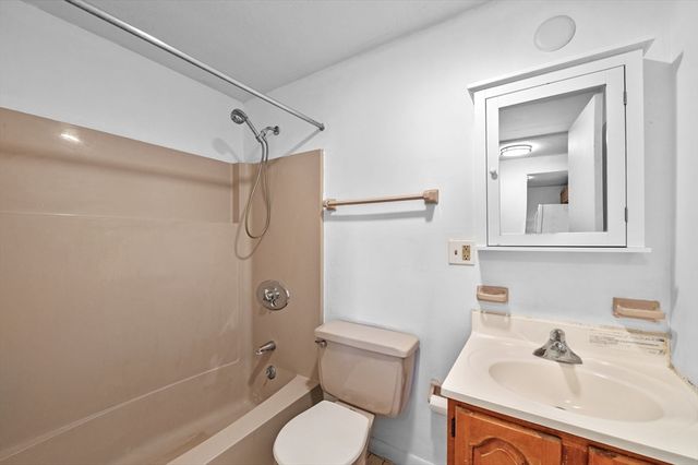 14 Leonard Rd 14, Boxborough, MA 01719