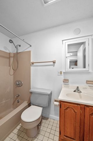 14 Leonard Rd 14, Boxborough, MA 01719