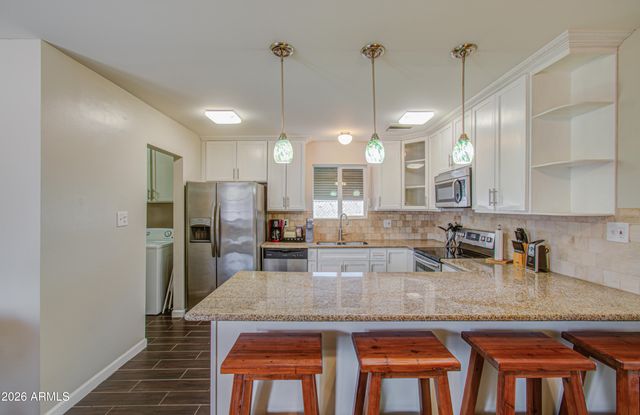 2077 W HIDALGO Avenue, Phoenix, AZ 85041