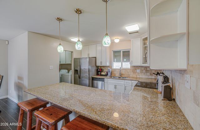 2077 W HIDALGO Avenue, Phoenix, AZ 85041