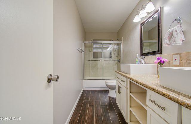 2077 W HIDALGO Avenue, Phoenix, AZ 85041