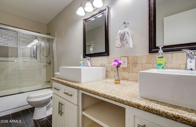 2077 W HIDALGO Avenue, Phoenix, AZ 85041