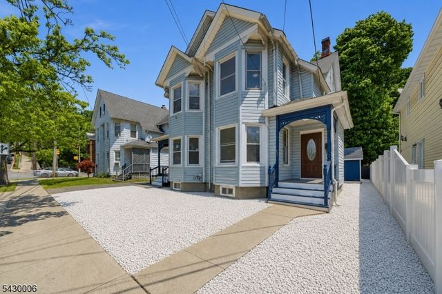 82 Pequannock St, Dover Town, NJ 07801