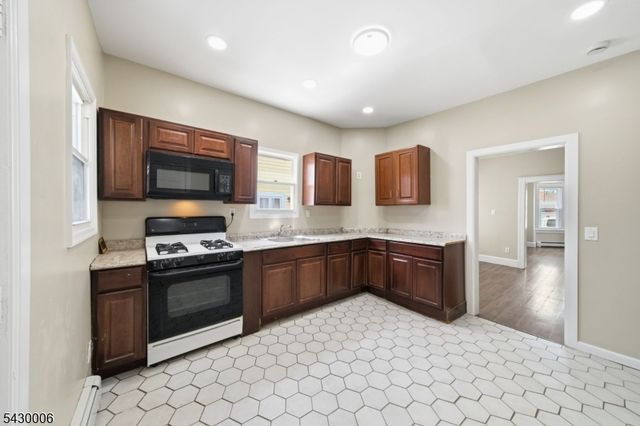 82 Pequannock St, Dover Town, NJ 07801