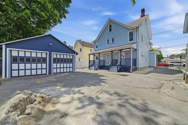 82 Pequannock St, Dover Town, NJ 07801