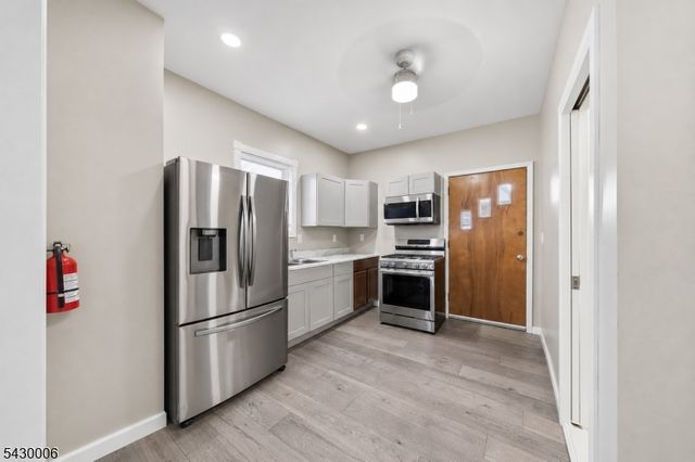 82 Pequannock St, Dover Town, NJ 07801