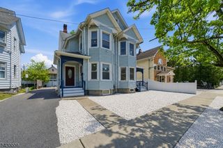 82 Pequannock St, Dover Town, NJ 07801