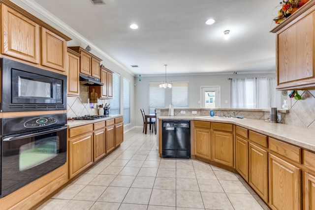 1121 Hidden Glen Court, Burleson, TX 76028