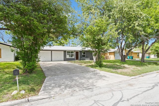 317 E Wright Blvd, Universal City, TX 78148