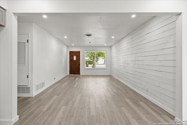 317 E Wright Blvd, Universal City, TX 78148