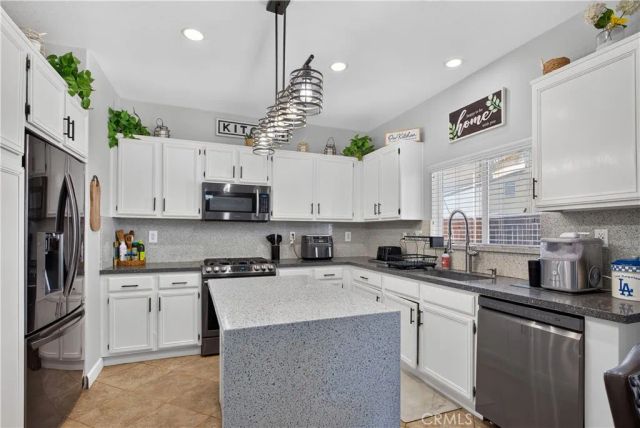 1441 Albillo Loop, Perris, CA 92571