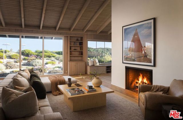 4217 Avenue Del Mar, Carpinteria, CA 93013