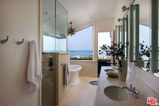 4217 Avenue Del Mar, Carpinteria, CA 93013